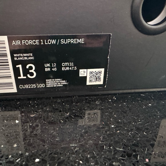 Like new -Nike Supreme Air Force 1 Low/ Supreme sneakers